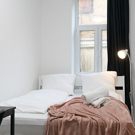 Affordable 5-Br Shared Apartment / Enkplatz U3 Getaway Vienna Exterior photo