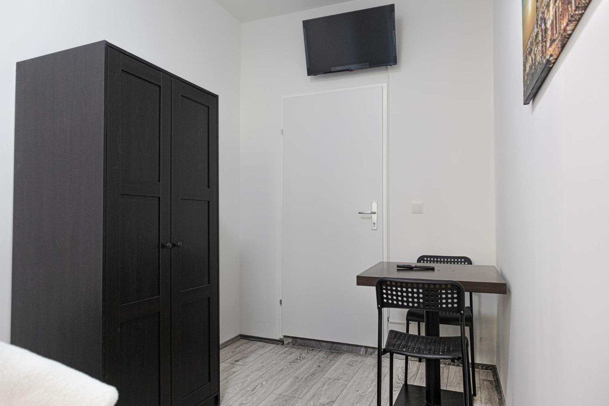 Affordable 5-Br Shared Apartment / Enkplatz U3 Getaway Vienna Exterior photo