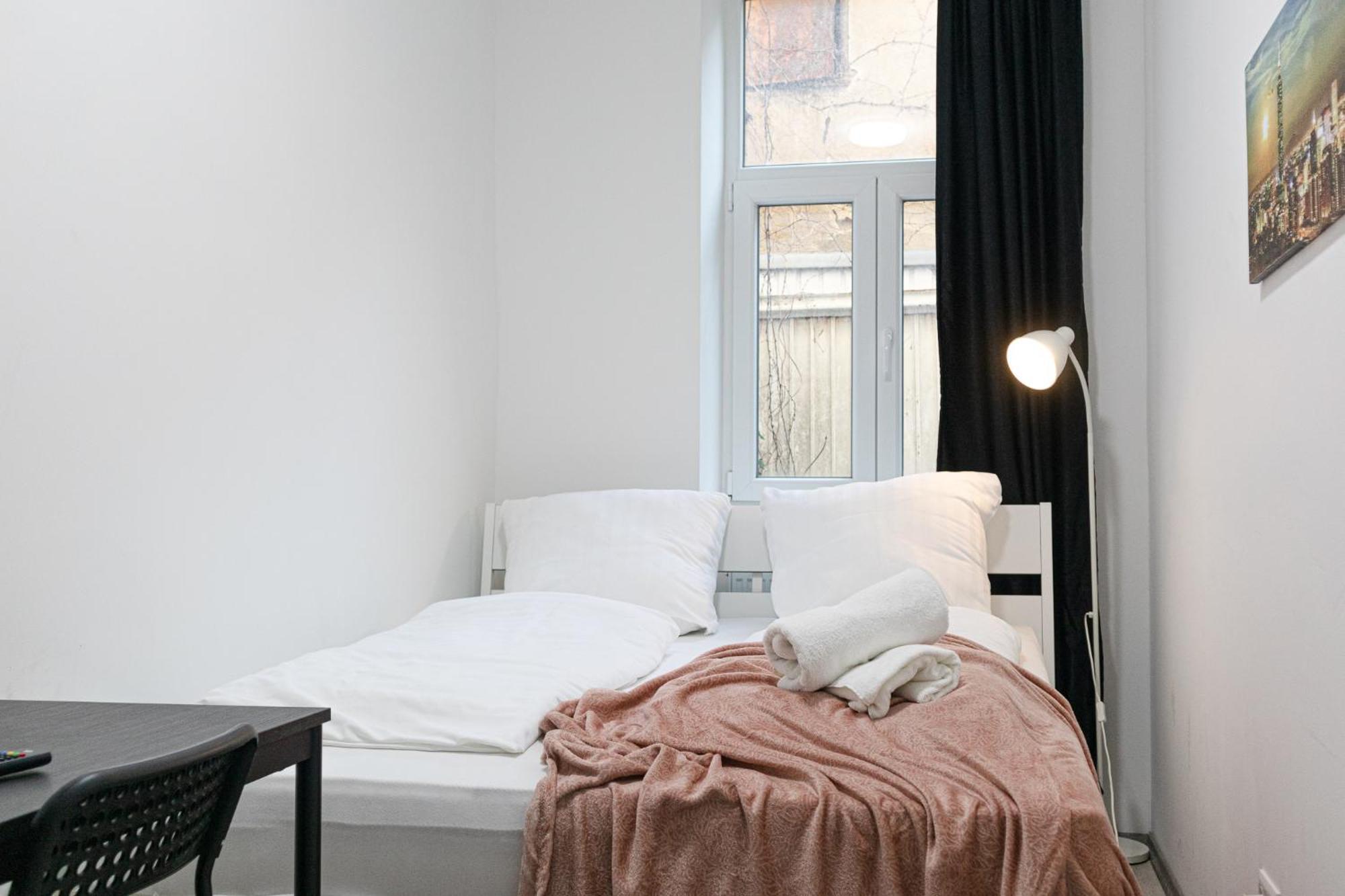 Affordable 5-Br Shared Apartment / Enkplatz U3 Getaway Vienna Exterior photo