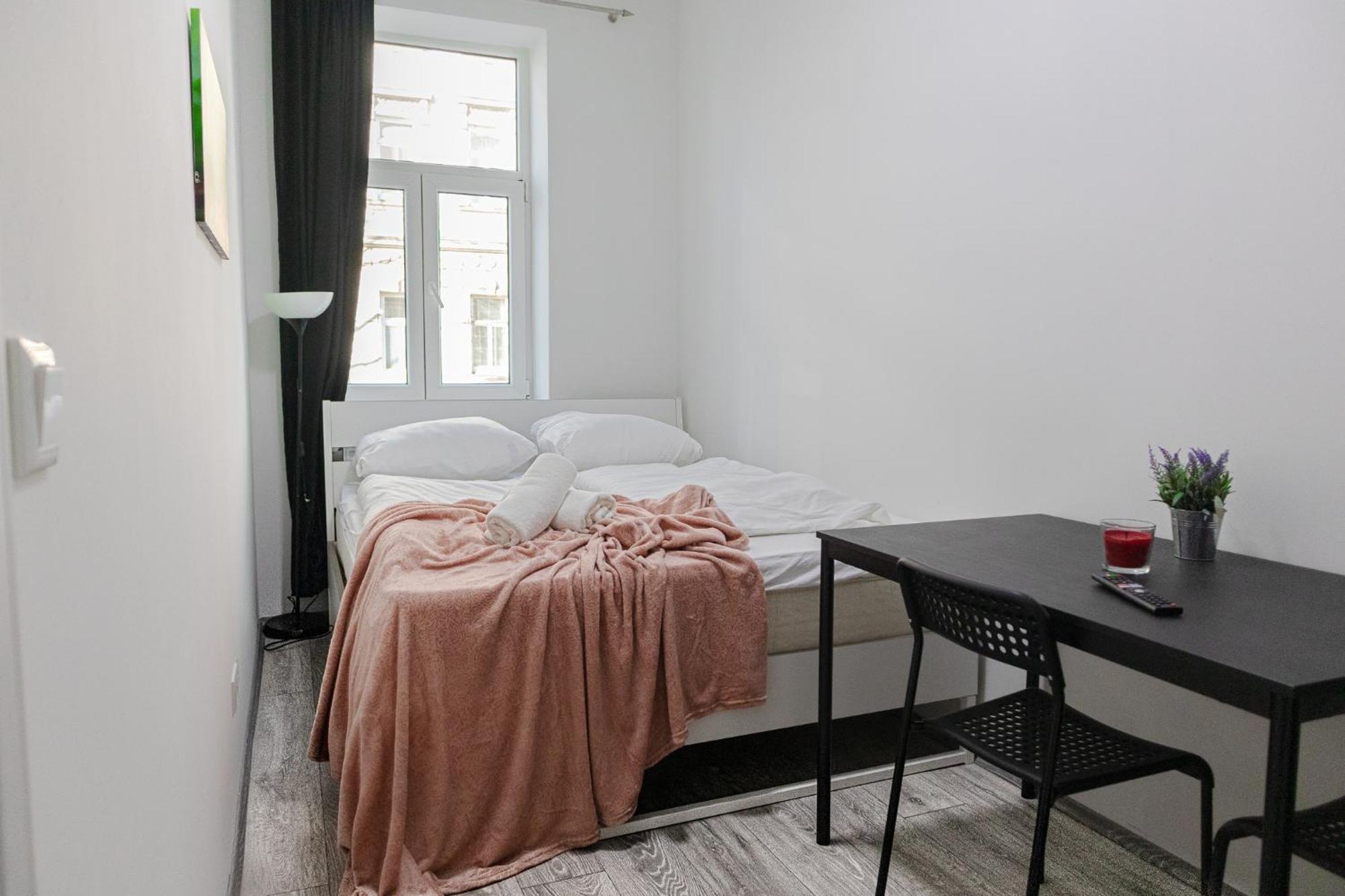 Affordable 5-Br Shared Apartment / Enkplatz U3 Getaway Vienna Exterior photo