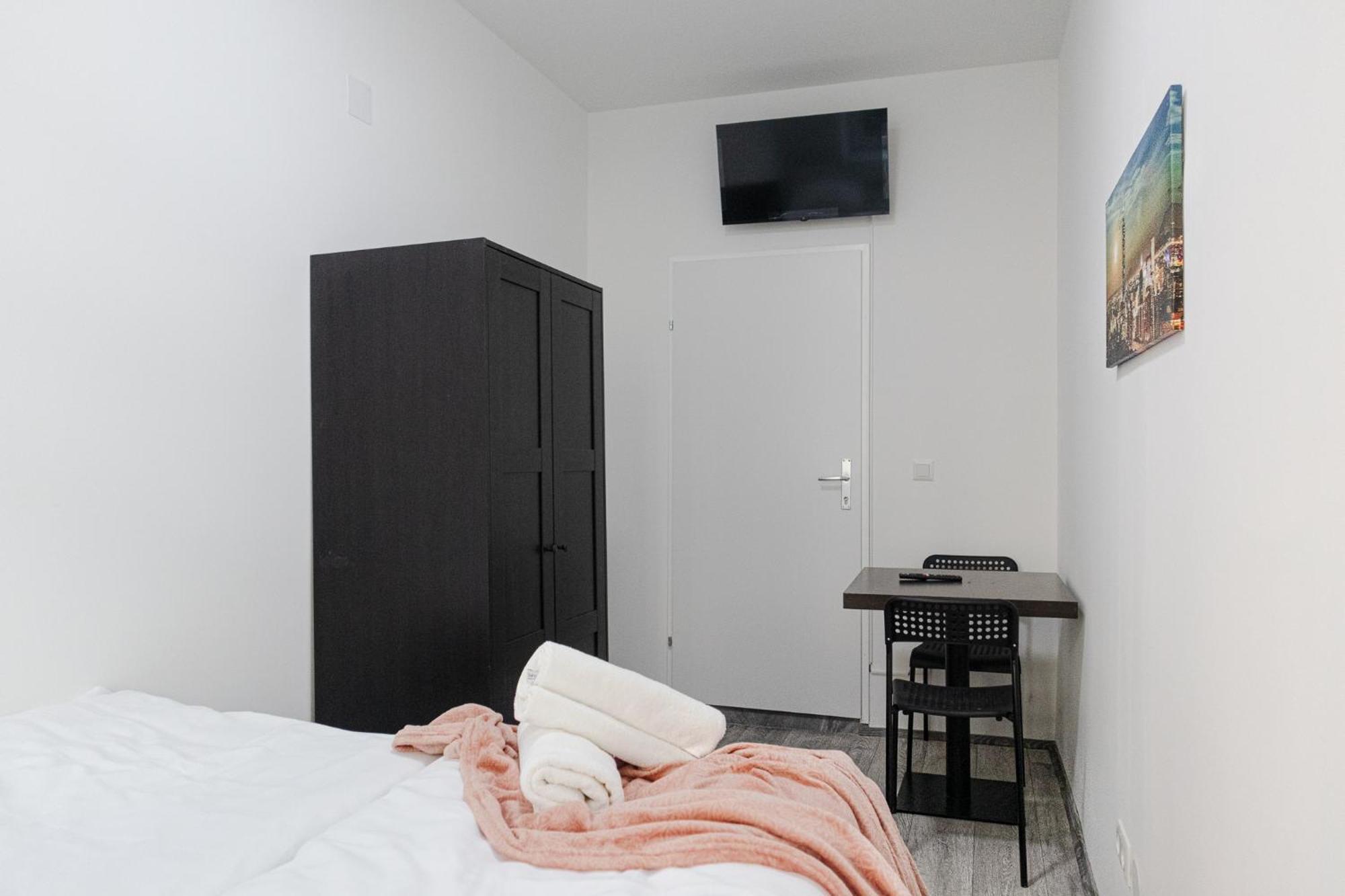 Affordable 5-Br Shared Apartment / Enkplatz U3 Getaway Vienna Exterior photo