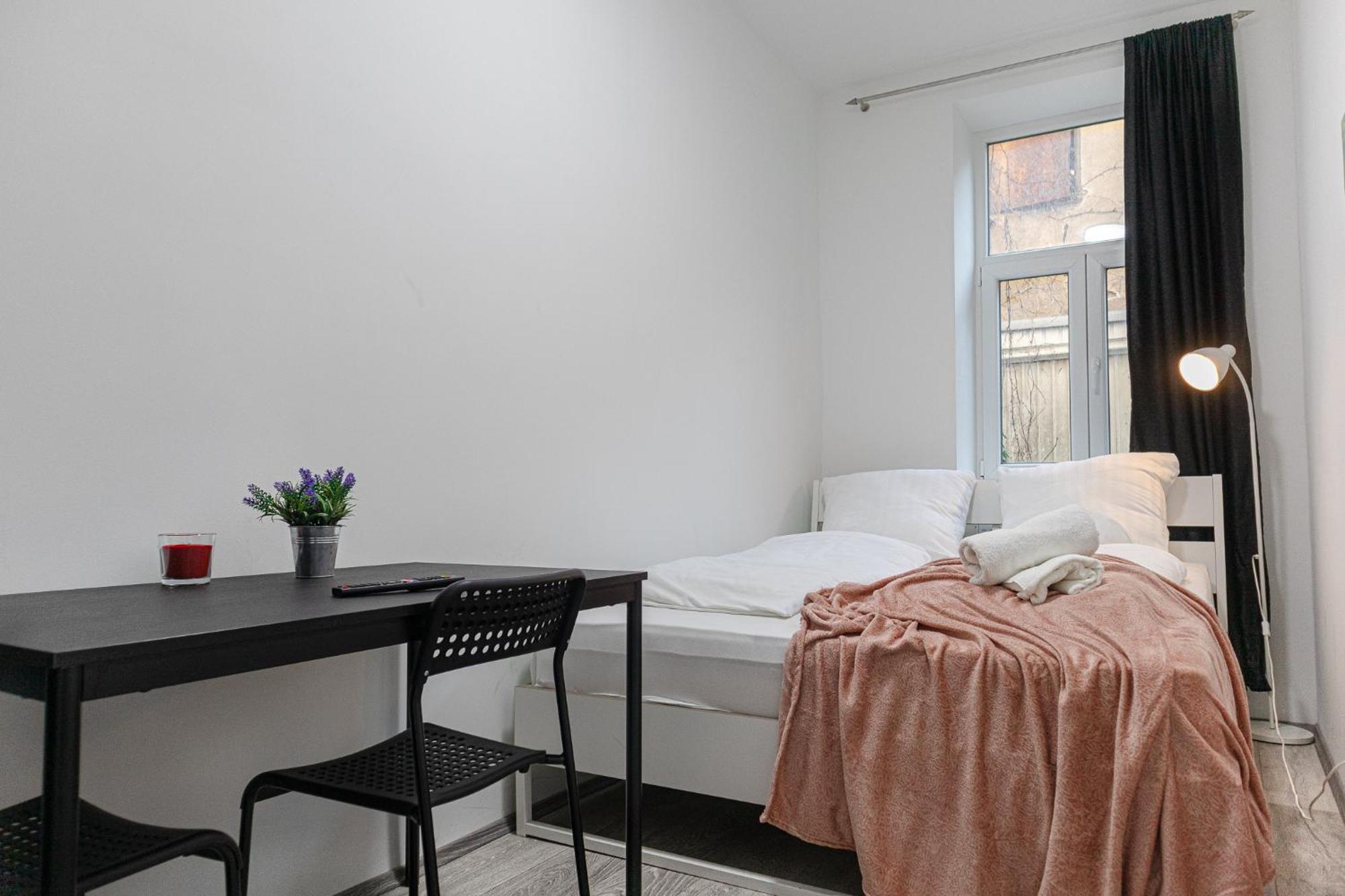 Affordable 5-Br Shared Apartment / Enkplatz U3 Getaway Vienna Exterior photo